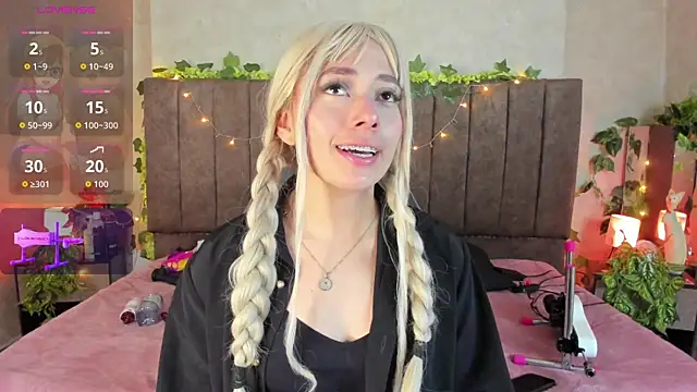 LanaMills  online show from April 2026 04:41:02 AM