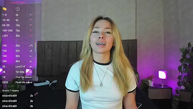 LanaMills  online show from December 2025 04:02:02 AM