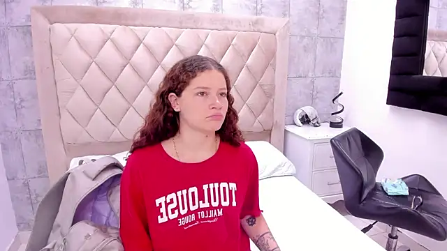 AphroditeSweet online show from September 2025 08:26:02 PM