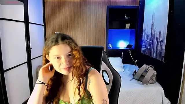 AphroditeSweet online show from November 2025 01:44:02 PM