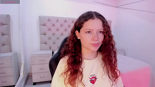 AphroditeSweet online show from October 2025 08:41:01 PM