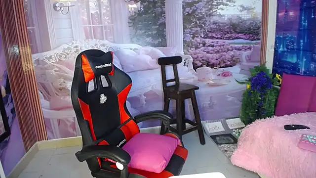 Layla-Watson online show from October 2025 12:20:02 PM