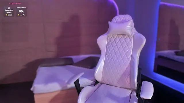 HannahMontgomery online show from November 2025 04:06:02 PM