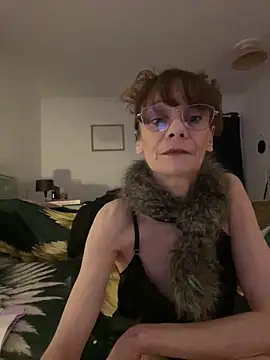 Chris06d22xh online show from March 2026 09:00:02 PM