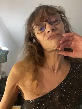 Chris06d22xh online show from December 2025 09:07:02 PM