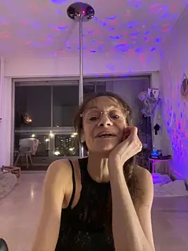 Chris06d22xh online show from March 2026 09:20:02 PM