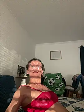 Chris06d22xh online show from July 2026 06:37:01 PM