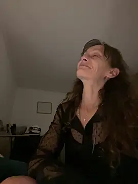 Chris06d22xh online show from October 2025 07:04:02 PM