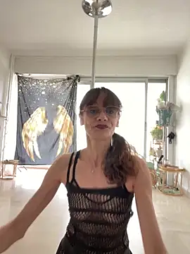 Chris06d22xh online show from May 2026 02:56:01 PM