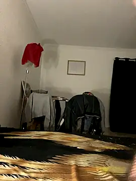 Chris06d22xh online show from December 2025 08:03:01 PM