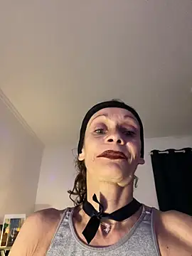 Chris06d22xh online show from June 2026 08:09:02 PM