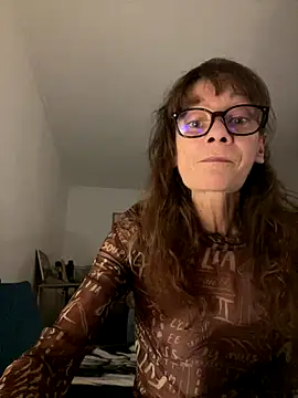 Chris06d22xh online show from October 2025 06:22:02 PM