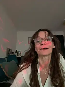 Chris06d22xh online show from May 2026 07:03:01 PM