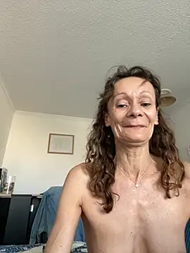 Chris06d22xh online show from June 2026 05:46:01 AM