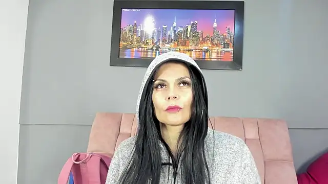 Snapshot of CharlotteCottin chatting on May 2026 11:17:01 AM CharlotteCottin online show from May 2026 11:17:01 AM