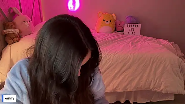 Snapshot of emmyfawn chatting on September 2025 04:23:01 AM emmyfawn online show from September 2025 04:23:01 AM