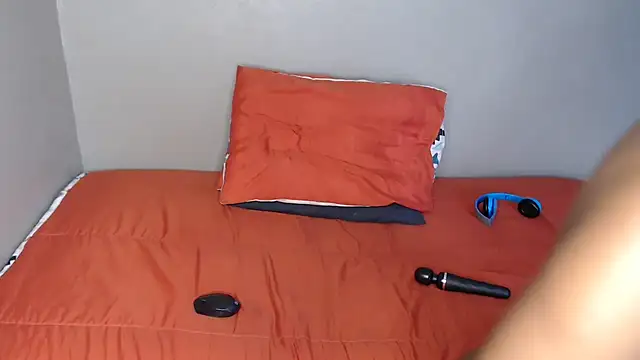 Lunalee online show from November 2025 10:27:02 AM