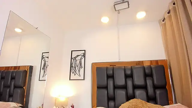 GiorgineTaylor online show from November 2025 12:03:02 AM