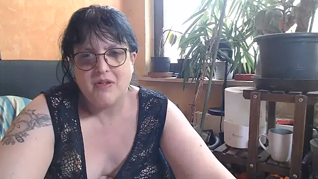 ladyfrombonn online show from May 2026 02:12:01 PM