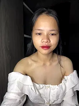 Hana-44 online show from November 2025 06:01:02 PM