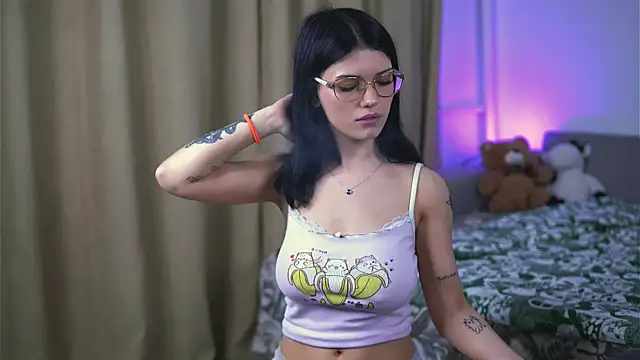 HotMollyX online show from May 2026 07:45:02 PM