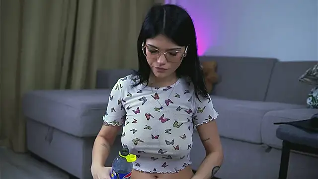 HotMollyX online show from June 2026 02:49:01 AM