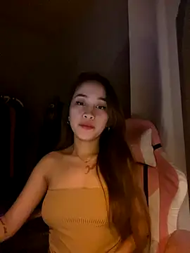 Snapshot of Yummiiieee28 chatting on November 2025 02:31:02 PM Yummiiieee28 online show from November 2025 02:31:02 PM