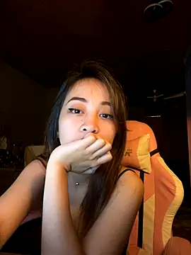 Snapshot of Yummiiieee28 chatting on November 2025 12:03:02 AM Yummiiieee28 online show from November 2025 12:03:02 AM