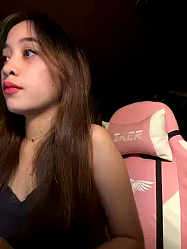 Snapshot of Yummiiieee28 chatting on November 2025 10:31:01 AM Yummiiieee28 online show from November 2025 10:31:01 AM