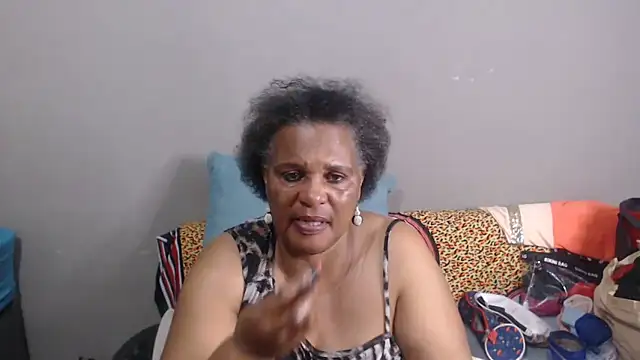 Snapshot of GrandBustyMelon chatting on July 2026 05:13:02 AM GrandBustyMelon online show from July 2026 05:13:02 AM
