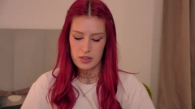 ElisMuse online show from April 2026 07:07:02 PM