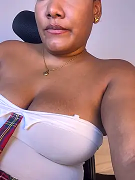 Snapshot of anailynn chatting on November 2025 12:15:01 AM anailynn online show from November 2025 12:15:01 AM