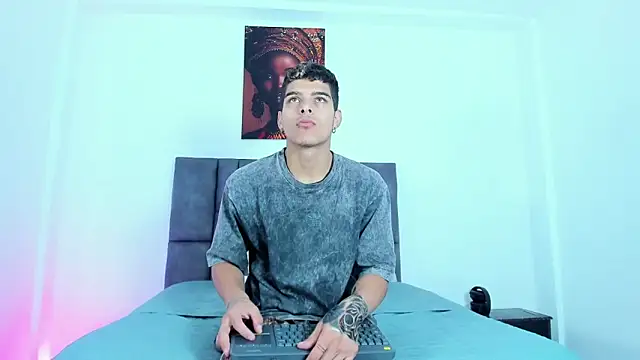 wyatt 3 online show from November 2025 11:47:02 AM