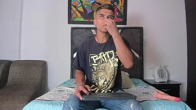 wyatt 3 online show from October 2025 12:49:02 PM