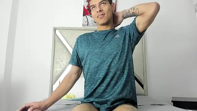 wyatt 3 online show from December 2025 01:13:02 PM