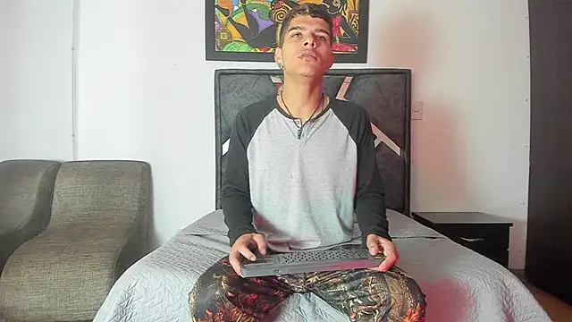 wyatt 3 online show from November 2025 11:57:01 AM