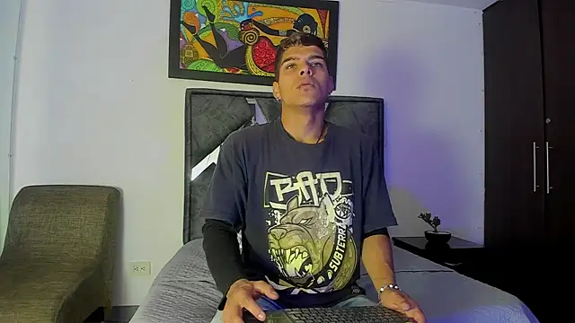 wyatt 3 online show from November 2025 12:22:01 PM