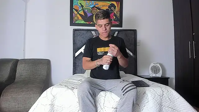 wyatt 3 online show from October 2025 12:15:01 PM