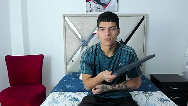 wyatt 3 online show from December 2025 01:39:02 PM