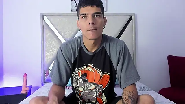 wyatt 3 online show from November 2025 12:05:02 PM