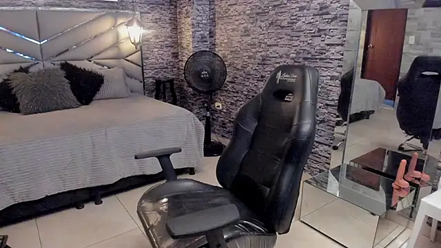 BellyBigBoobs online show from October 2025 07:21:01 PM