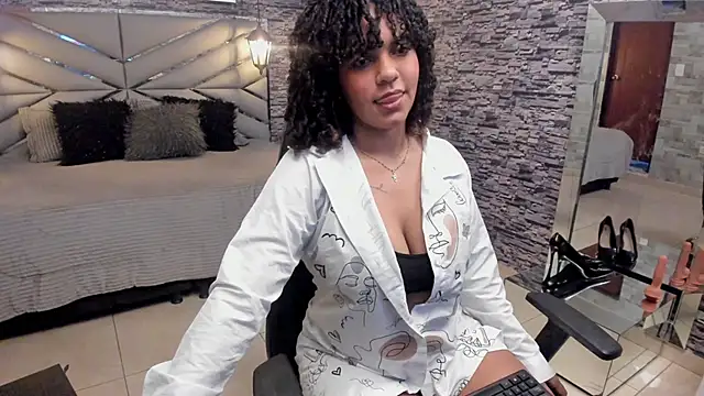 BellyBigBoobs online show from November 2025 03:45:01 PM