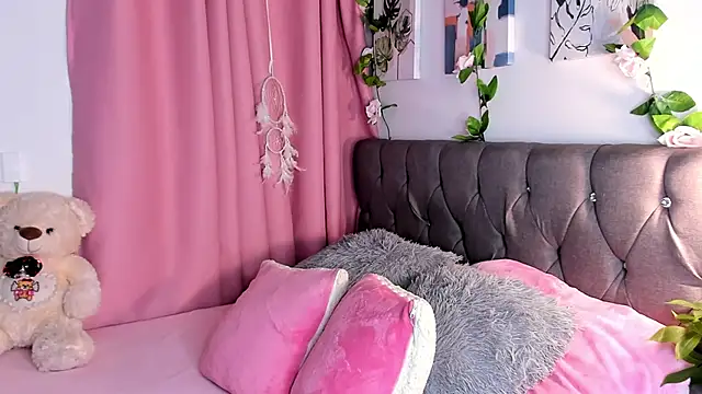 Snapshot of isajonnes18 chatting on November 2025 12:04:02 AM isajonnes18 online show from November 2025 12:04:02 AM