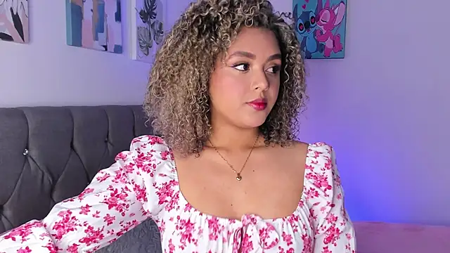 Snapshot of isajonnes18 chatting on October 2025 11:27:02 PM isajonnes18 online show from October 2025 11:27:02 PM