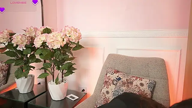 MilaCrave online show from March 2026 11:33:02 AM