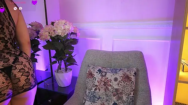 MilaCrave online show from March 2026 12:09:01 PM