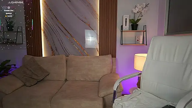 MilaCrave online show from November 2025 11:36:02 AM