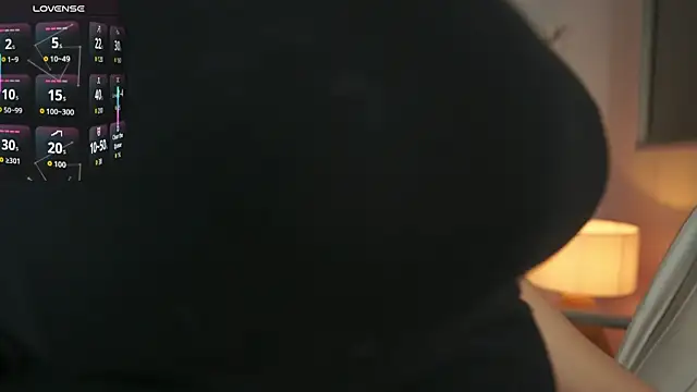 MilaCrave online show from October 2025 11:42:01 AM