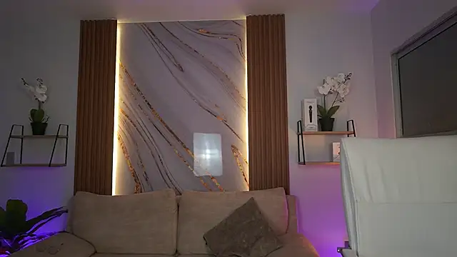 MilaCrave online show from December 2025 11:36:01 AM