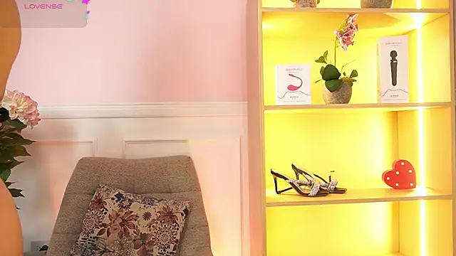 MilaCrave online show from February 2026 11:37:02 AM